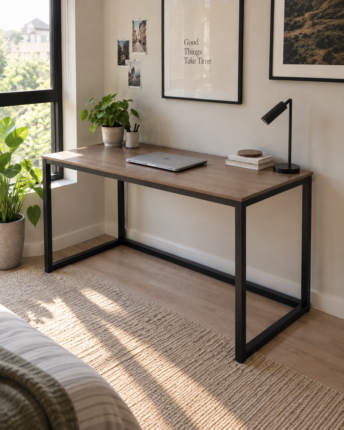 Lexi Desk Nakhlaa