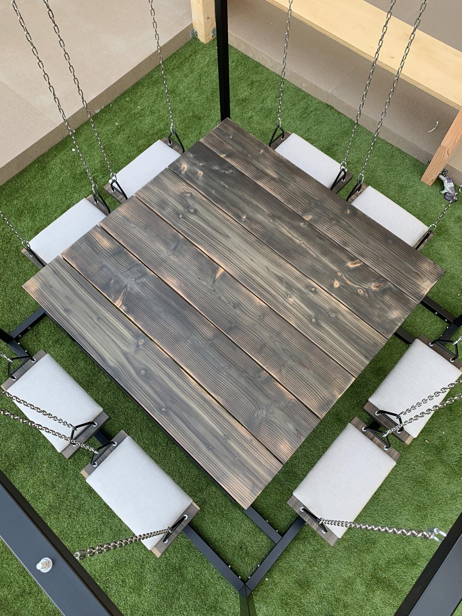 Trento 8 seaters Swing Table Nakhlaa