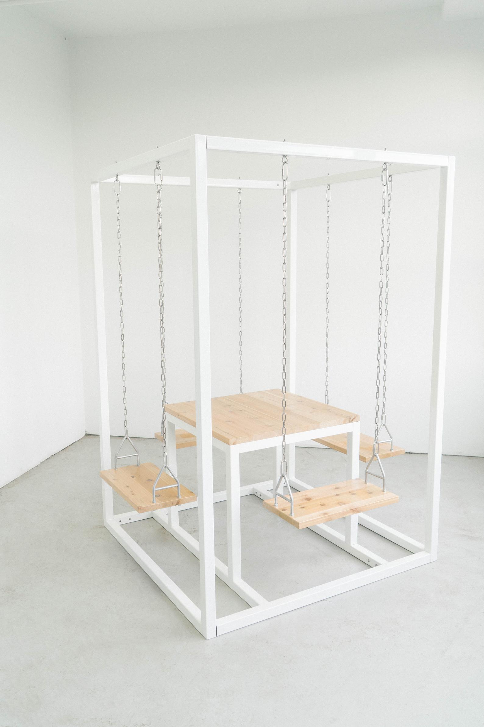 Forli 4 Seaters Black\White Swing Table Nakhlaa