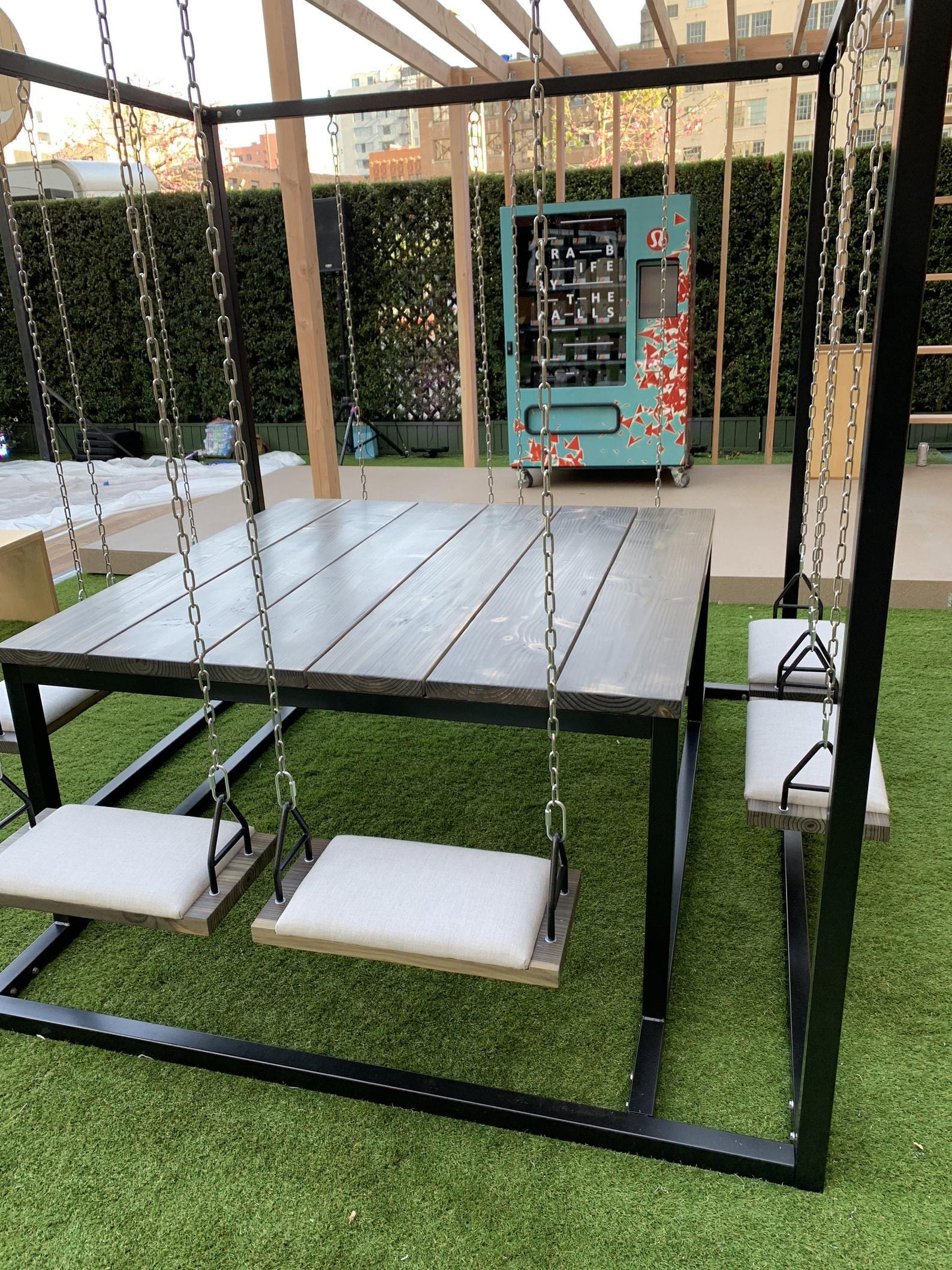 Trento 8 seaters Swing Table Nakhlaa