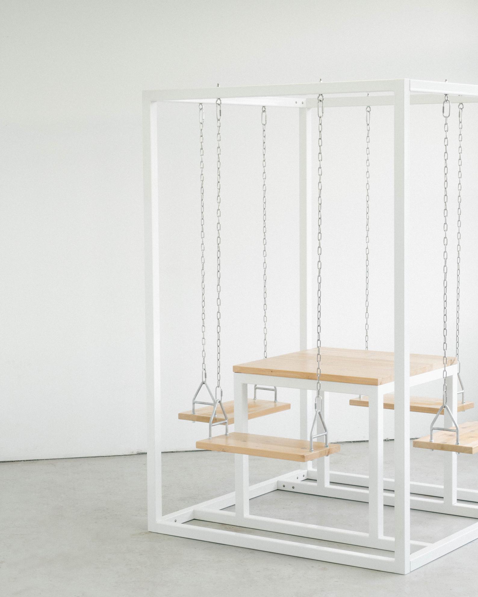 Forli 4 Seaters Black\White Swing Table Nakhlaa