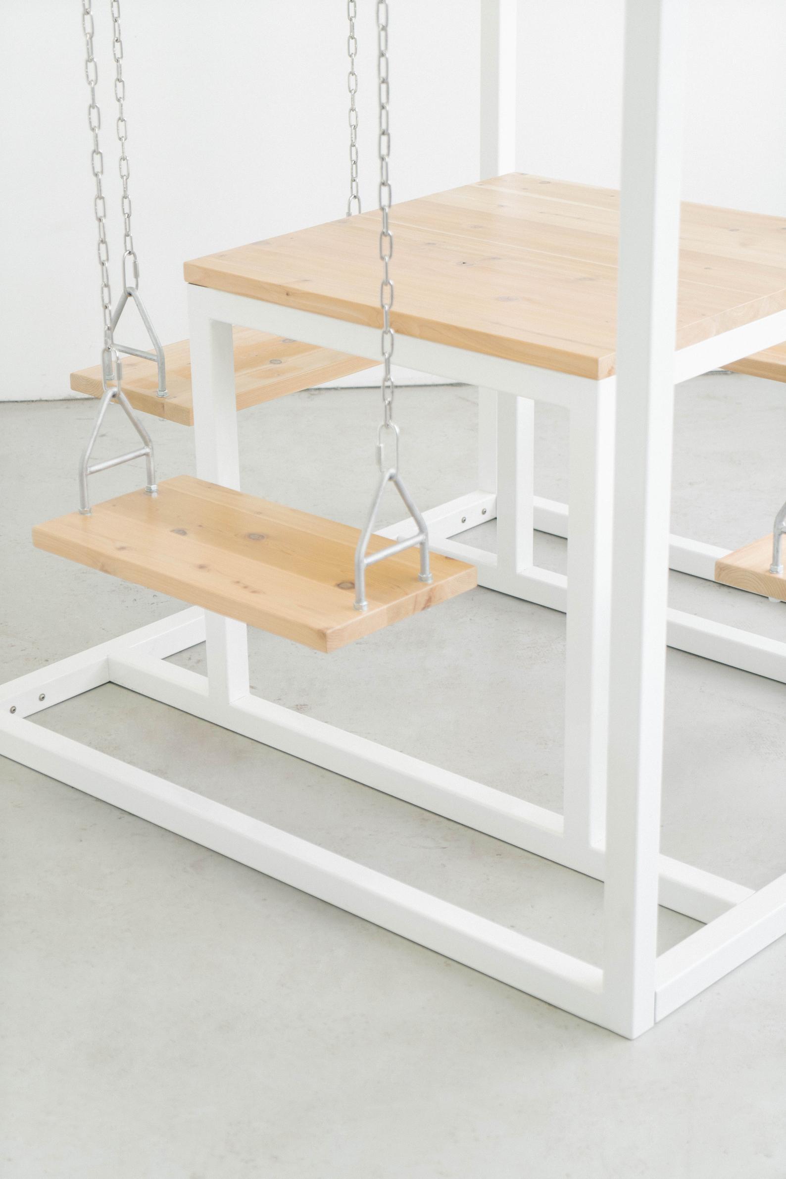 Forli 4 Seaters Black\White Swing Table Nakhlaa